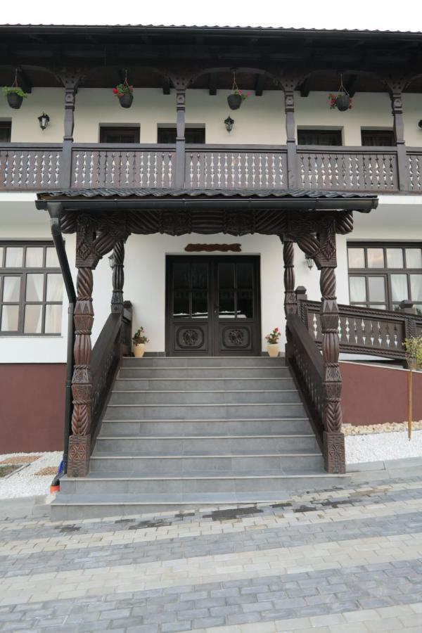 Mosia Dar In Rai Apartment Berbesti Ngoại thất bức ảnh